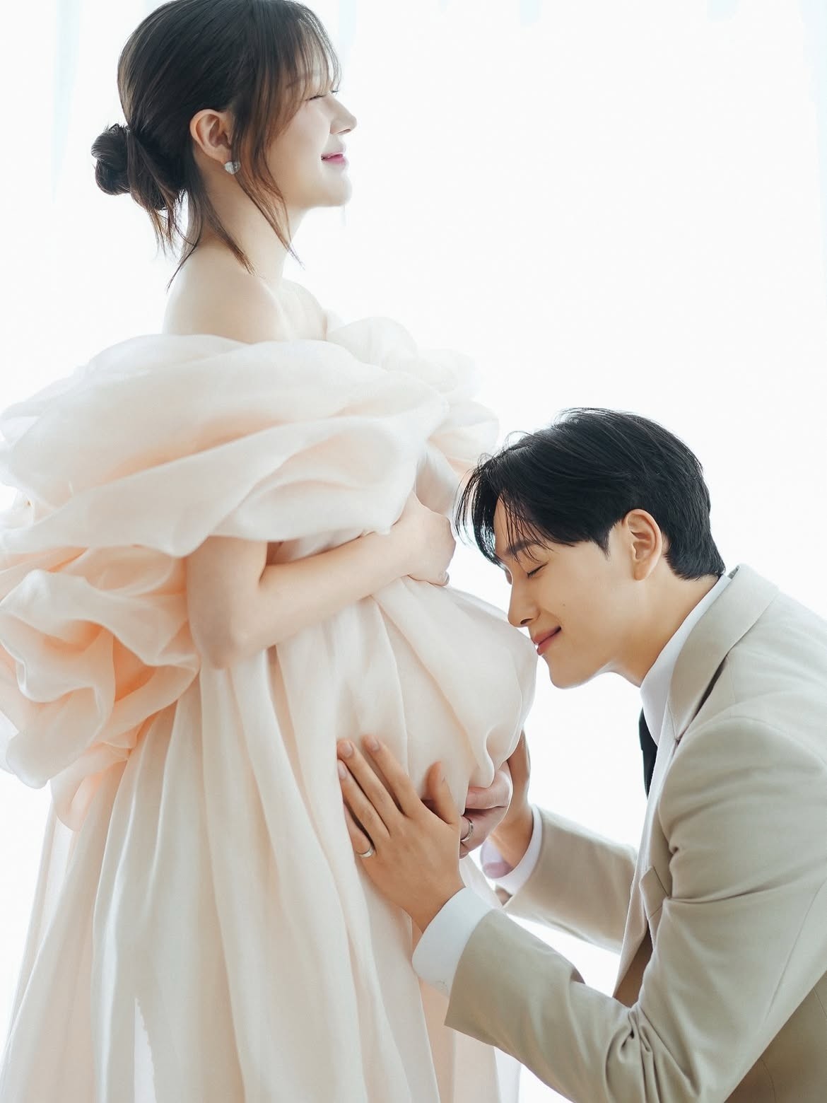 금조가 지난 7월 만삭 촬영 사진을 공개했다. / 금조 인스타그램