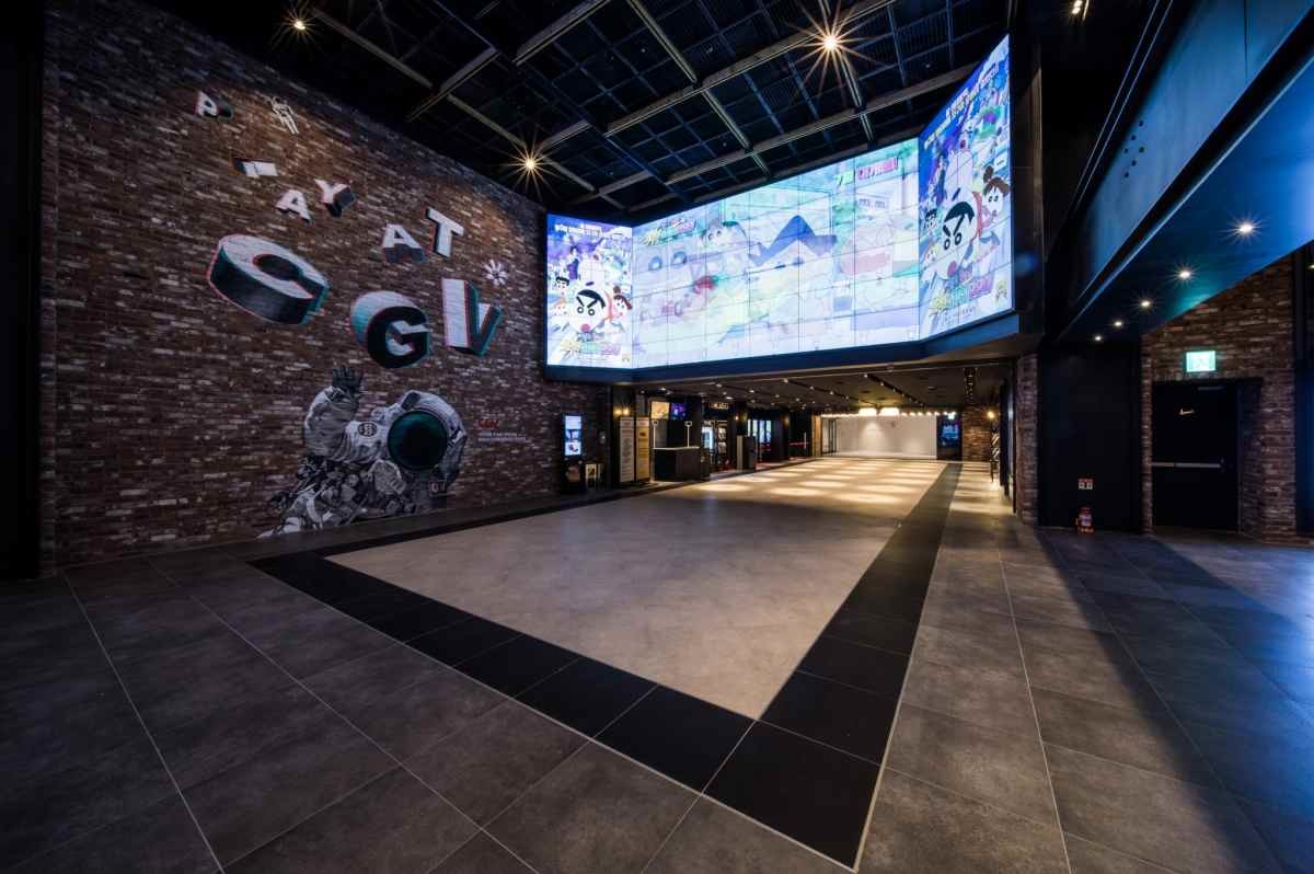 CGV용산아이파크몰은 멀티플렉스 세계 최대 크기의 'IMAX 레이저', 4DX와 정면∙좌우 3면 스크린이 결합된 세계 최초의 융합 상영관 ‘4DX 위드 ScreenX’를 비롯, 독특한 테마의 총 20개관이 들어서 있다. / 뉴스1