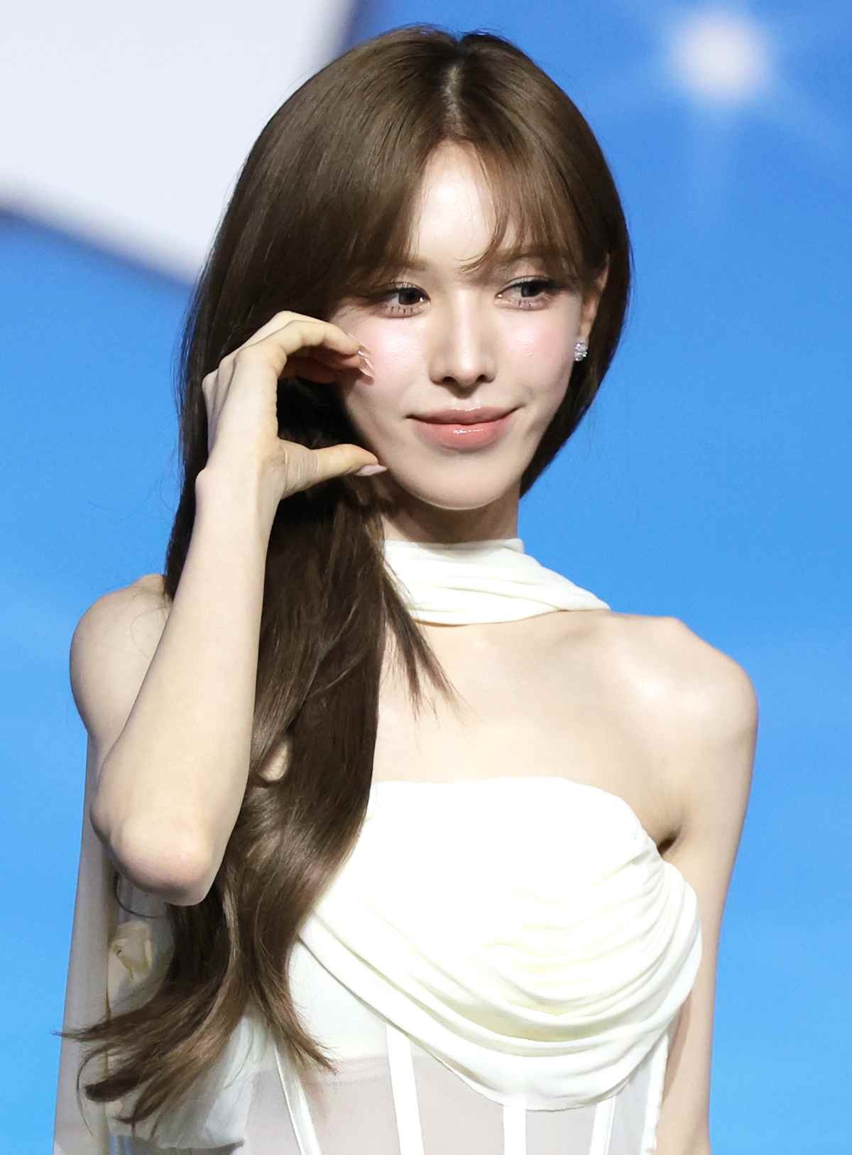 레드벨벳 웬디가 지난 9일 경기도 고양시 일산 킨텍스에서 열린 ‘2026 SBS 가요대전 Summer’ 블루카펫 행사에 참석해 포즈를 취하고 있다. / 뉴스1