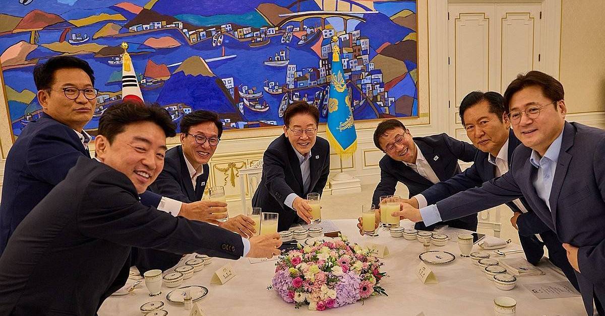 “정청래 동지와 오해 풀고 싶다”…이 대통령 주재 만찬서 송영길이 꺼낸 말