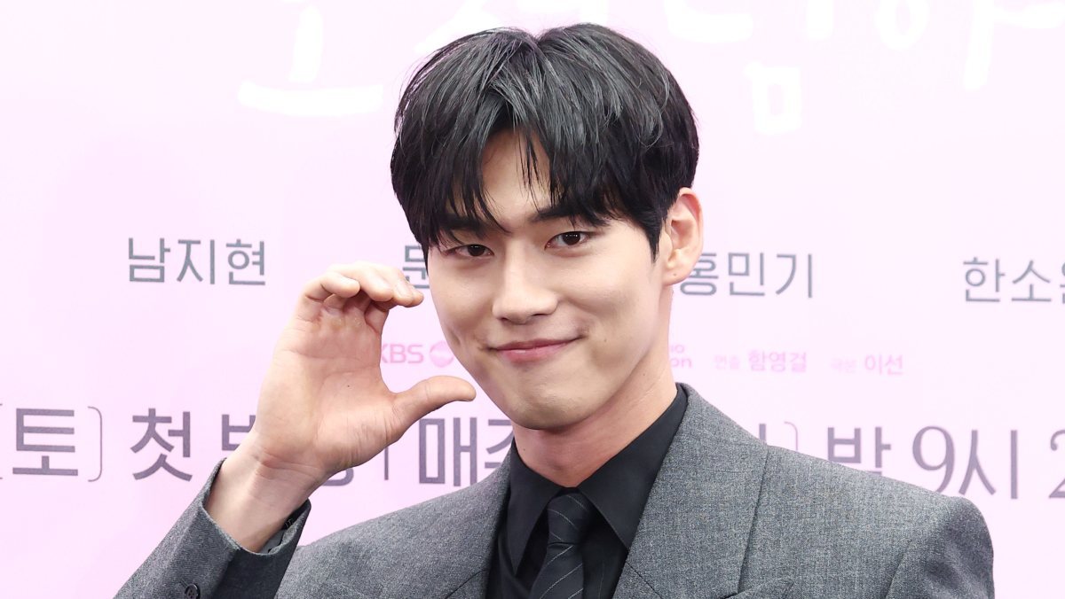 추가 폭로에…'데이트 폭력 의혹' 배우 홍민기 측, 2차 입장 냈다 (전문)
