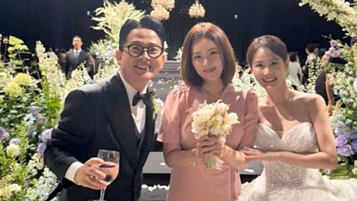 김준호-김지민 결혼식에서 부케를 받은 한윤서 / 한윤서 인스타그램