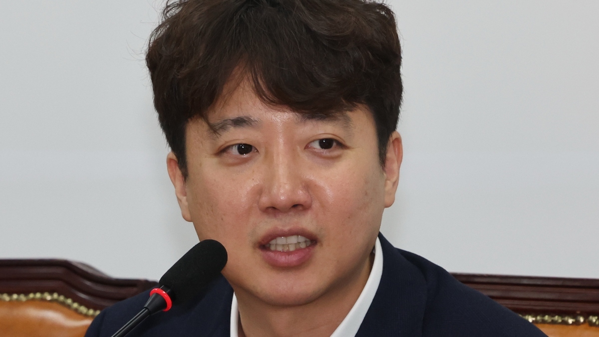 “어떤 피고인이 자기 재판할 대법관 고르나”…이준석 저격에 민주당 '이렇게' 받아쳤다