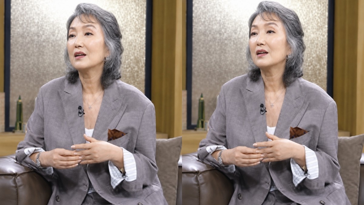 백발로 나타나 눈길 끈 배우 이휘향. / MBN '김주하의 데이앤나잇'