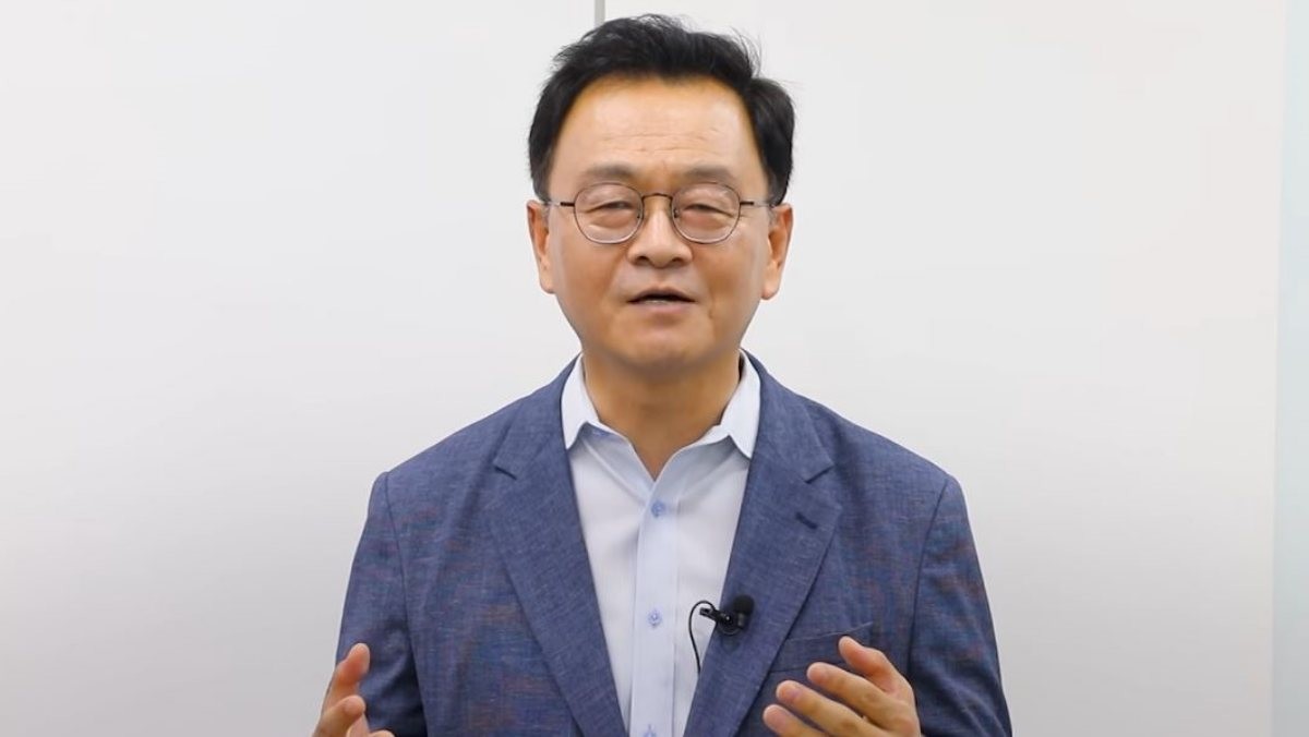민경선 고양특례시장이 리센느 멤버 메이의 생일을 축하하기 위해 영상에 출연한 모습. / 유튜브 '고양특례시'