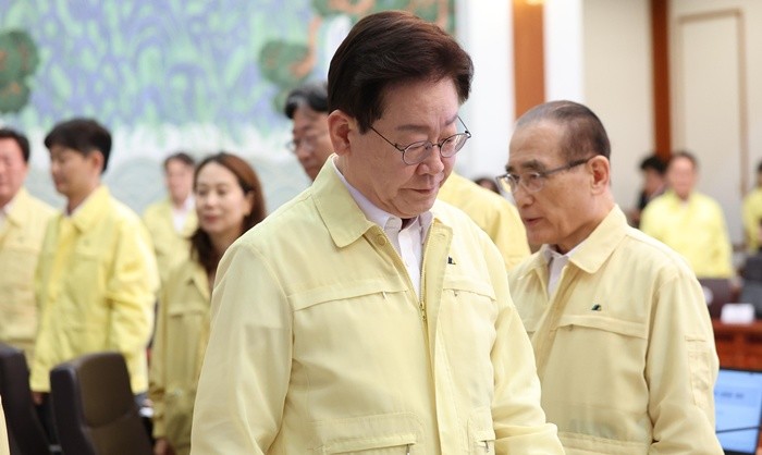 이재명 대통령이 20일 청와대에서 열린 수석보좌관회의에 입장하고 있다. (청와대통신사진기자단) 2026.8.20/뉴스1