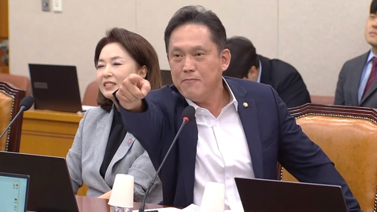 “김민석 씨”, “어디다 손가락질하냐”…난장판된 국회 법사위, 국민의힘 결국 퇴장