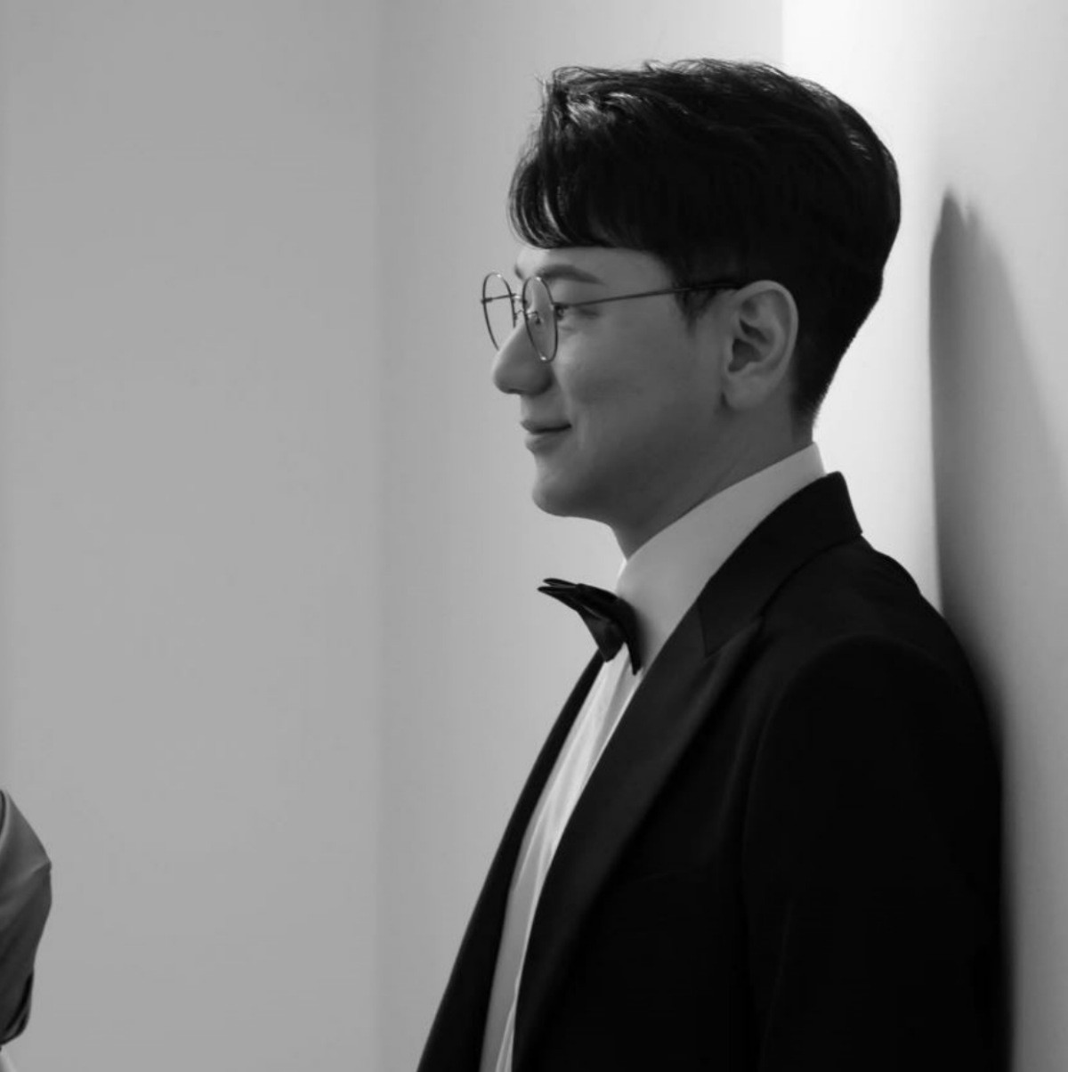 나는 솔로 19기 영수가 직접 게시한 웨딩 화보. / 나는솔로 19기 영수 인스타그램