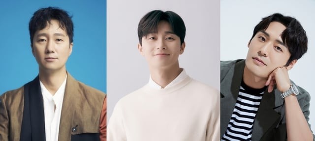 박해일-박서준-최대훈 자료사진. 제작사 미고웍스와 기린영화사는 21일 영화 '반딧불이'가 주요 캐스팅을 마무리하고 오는 9월 27일부터 촬영에 들어간다고 밝혔다. '반딧불이'는 1974년 연좌제의 굴레에서 벗어나고 싶은 형사 '준경'(박서준)이 정체를 알 수 없는 인물 '만섭'(박해일)에게서 '큰 실적을 거둘 사건이 있다'는 말을 듣고 화용면을 찾으면서 벌어지는 이야기를 그린다. 박해일, 박서준, 최대훈 등이 출연을 확정했고 이준익 감독이 연출한다. / 미고웍스·기린영화사 제공