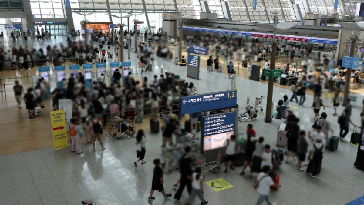 인천공항 출국 훨씬 간편해진다… 농협은행도 본격 도입한 '이 기능'