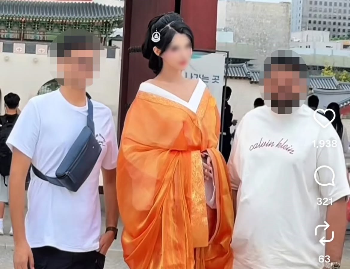 서경덕 교수가 20일 경복궁에서 한푸를 입고 촬영하는 등의 중국 인플루언서 행태를 비판했다. / 서경덕 교수 인스타그램