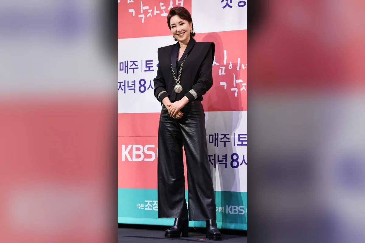 이휘향, 검은 재킷으로 멋스러운 매력 발산 (사진=뉴스1)