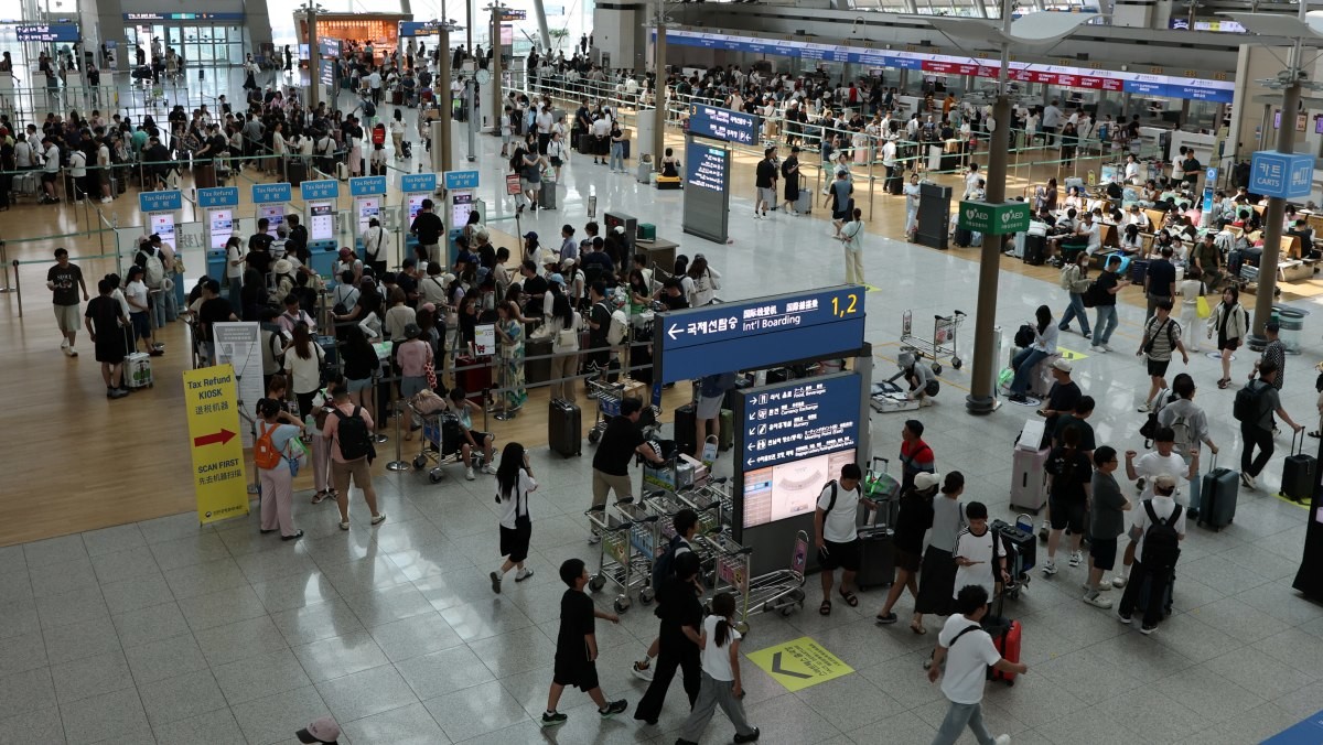 인천국제공항 제1터미널 출국장이 휴가철을 맞아 이용객들로 북적이고 있다 / 연합뉴스
