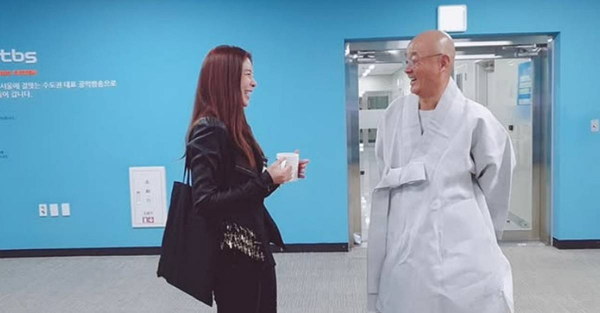 “비보를 이제야 접했다”…명진스님 입적에 뒤늦게 애도 전한 여배우 (전문)
