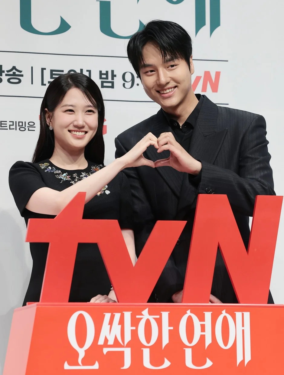 강지환 추모제서 터진 살해 영상, 옹성우 완전한 몰락 / 박은빈·양세종, 하트 커플 포즈로 종영 축하 (사진=뉴스1)