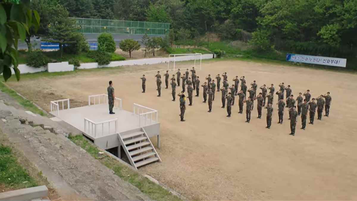 드디어 오늘(24일) 첫 방송… 역대급 '웃음 폭탄' 예고한 한국 대표 군대 드라마