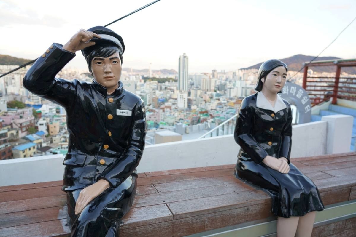 부산의 감천문화마을. / Wynn Wygal-shutterstock.com