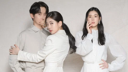 수지·정은채·김준한 호연으로 화제 모은 원작