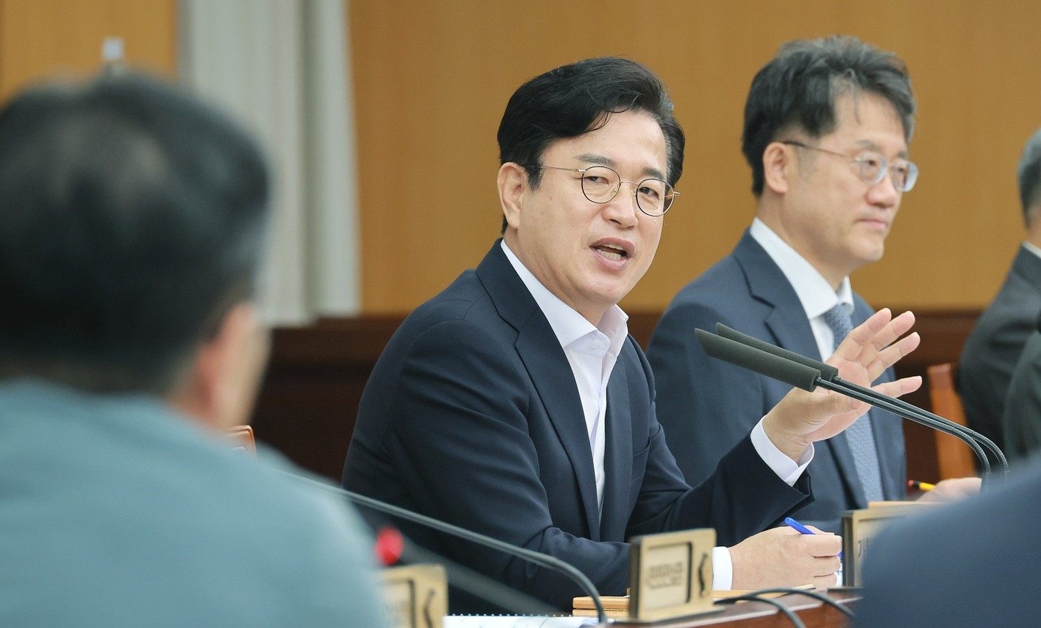 허태정 대전시장이 24일 주간업무회의를 주재하며 민선 9기 공약사업 추진 방향과 주요 현안을 점검하고 있다. /사진=대전시