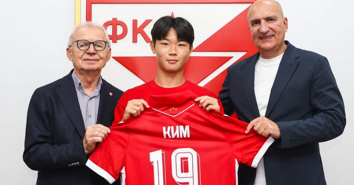 '한국 축구 최고 유망주' 일냈다…오늘 유럽 명문팀 입단한 18세 축구 신동