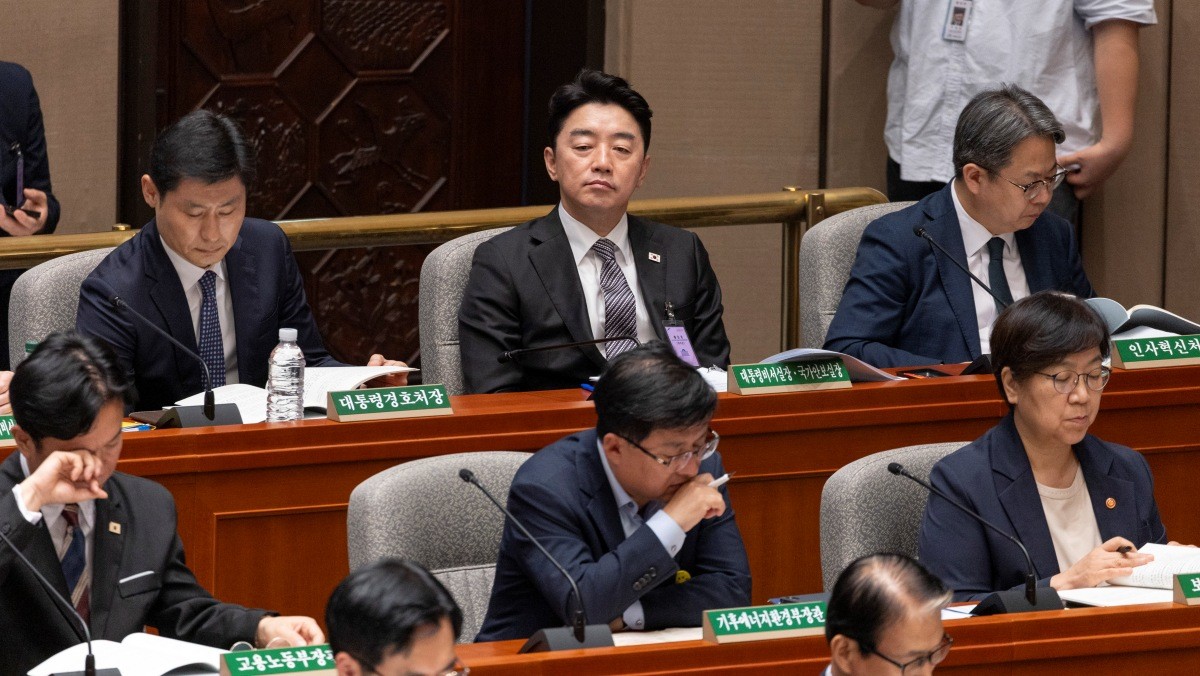 강훈식 대통령 비서실장이 24일 국회에서 열린 예산결산특별위원회 전체 회의에 출석해 있다. / 연합뉴스