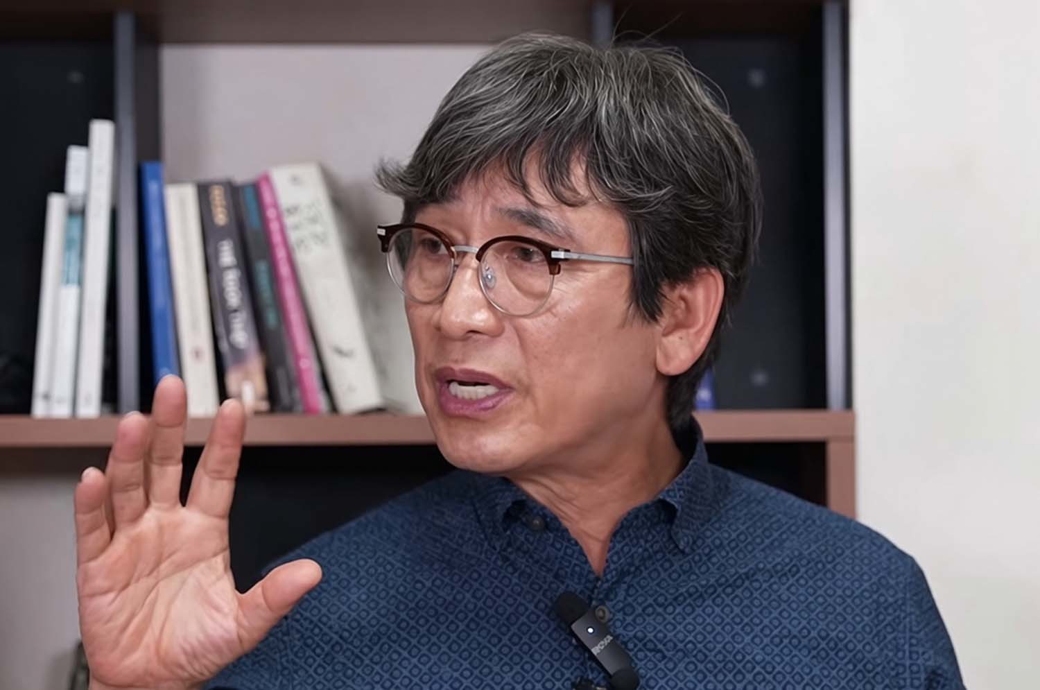 유시민 작가가 이재명 대통령을 작심하고 비판하고 있다. / 저널리스트' 유튜브 채널