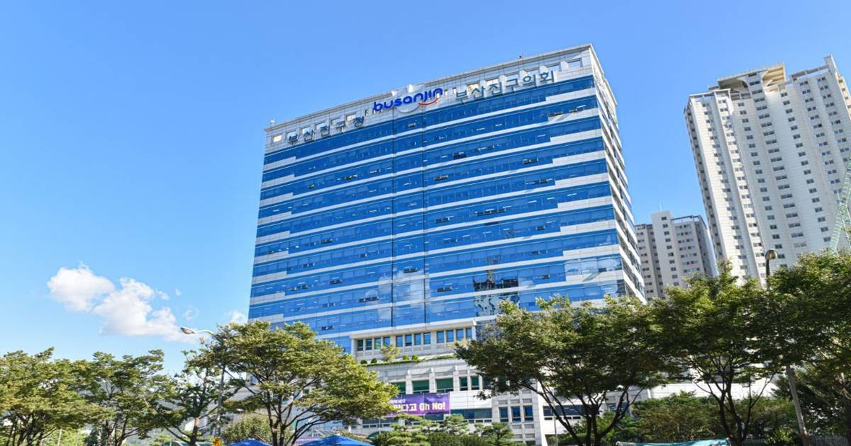 부산 부산진구 부암동에서 추진 중인 협동조합형 민간임대주택 사업을 둘러싸고 조합원 모집 신고가 이미 취소됐는데도 현장 분양관에서 계약 상담이 계속되는 가운데, 부산진구의 대응이 여전히 ‘경찰 고발 검토’ 단계에 머물고 있는 것으로 위키트리 취재 결과 확인됐다. / 사진=구청홈피 갭쳐