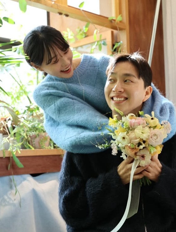 아내 송지은과 함께 / 박위 인스타그램