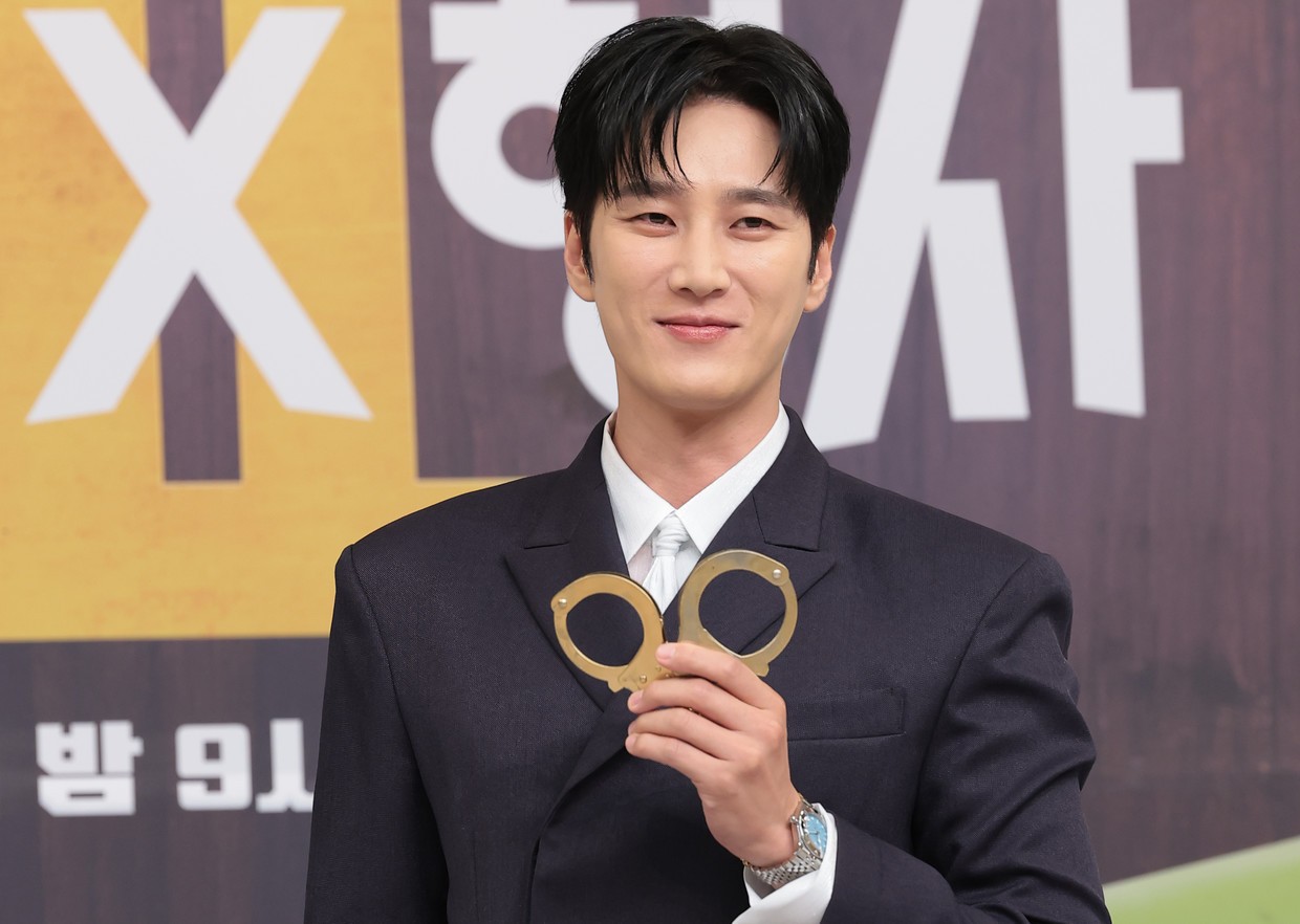“재벌X형사2” 안보현, 초반 위기설 딛고 디즈니 종합 콘텐츠 1위 등극…반전 이유는