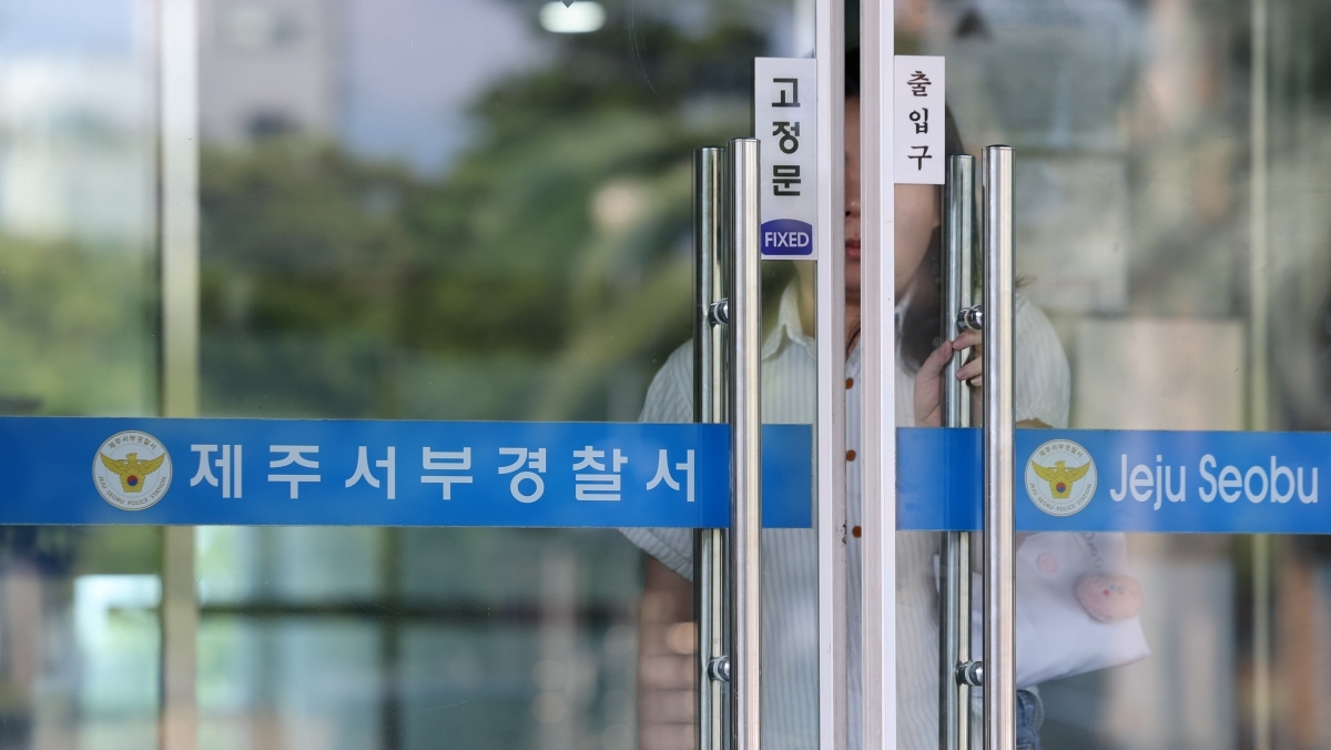 “여자화장실 천장에 의문의 지문”…'실종 허위종결' 구속 경찰 또 수상한 정황