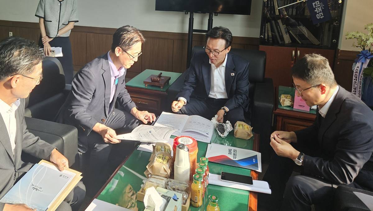 경북도, 김민석 민주당 대표에게 지역 현안 건의