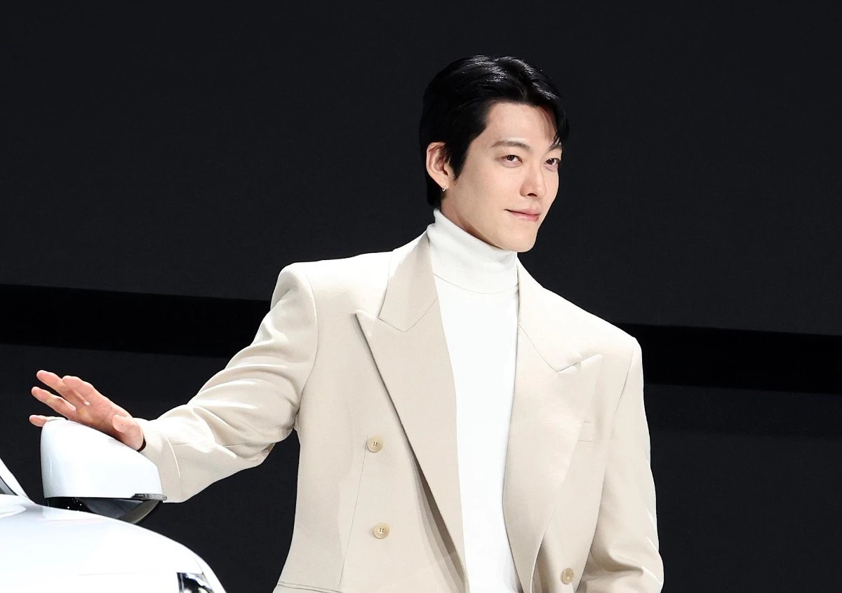 김우빈과 부딪히며 쌓는 케미 / 뉴스1