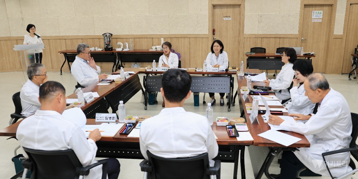 보성군은 지난 25일 봇재홀에서 ‘2026년 보성녹차 군수품질인증 심의회’를 개최했다. / 보성군