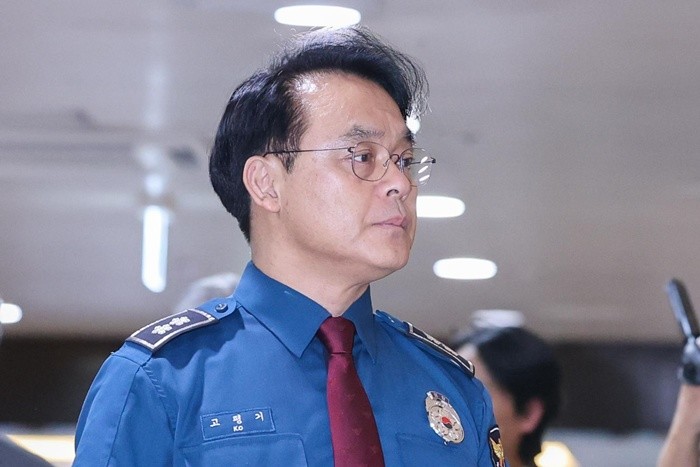 굳은 표정으로 입장하는 고평기 제주경찰청장