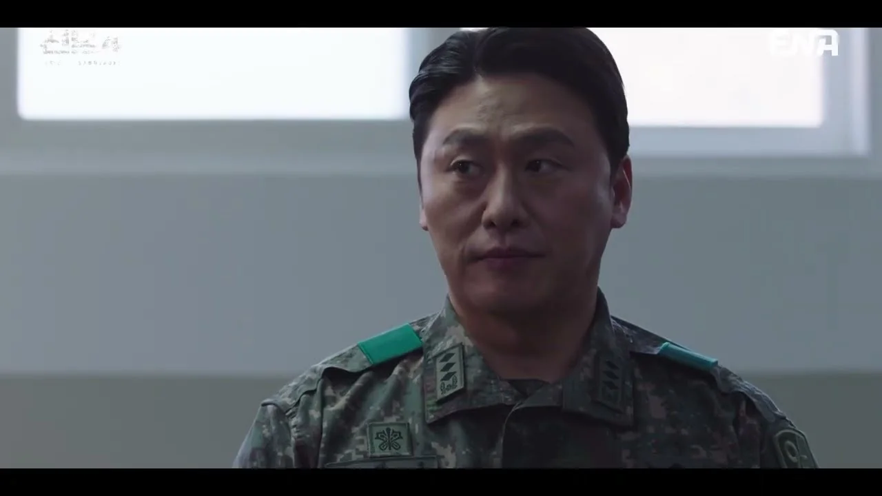 하사로 돌아온 최일구, ‘사보타주’로 문을 연 시즌4 / 드라마 '신병4' 선공개 영상 화면 (영상=ENA DRAMA)