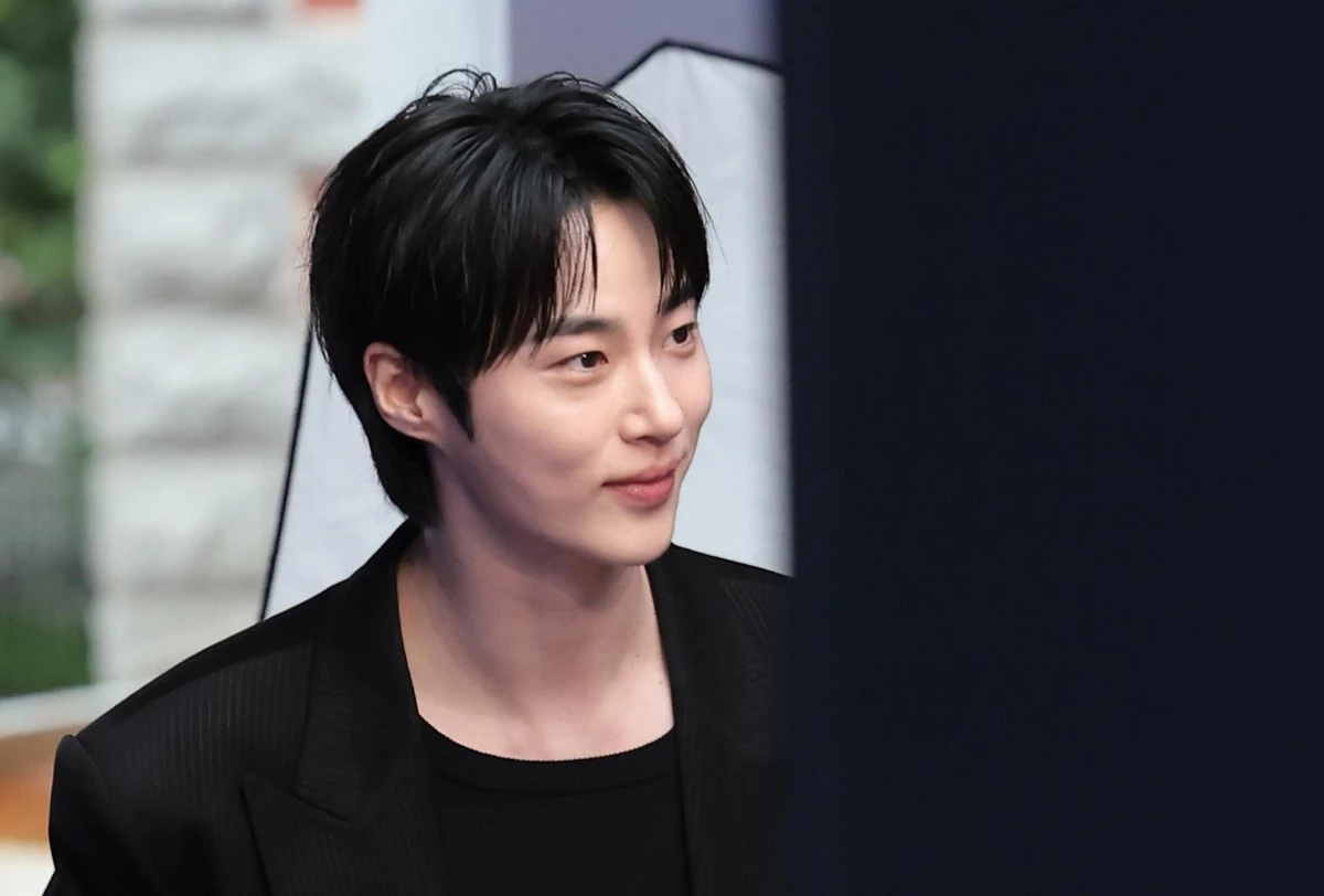 변우석, 4개 부문 동시 석권…아이유와 커플상 1위 / 뉴스1