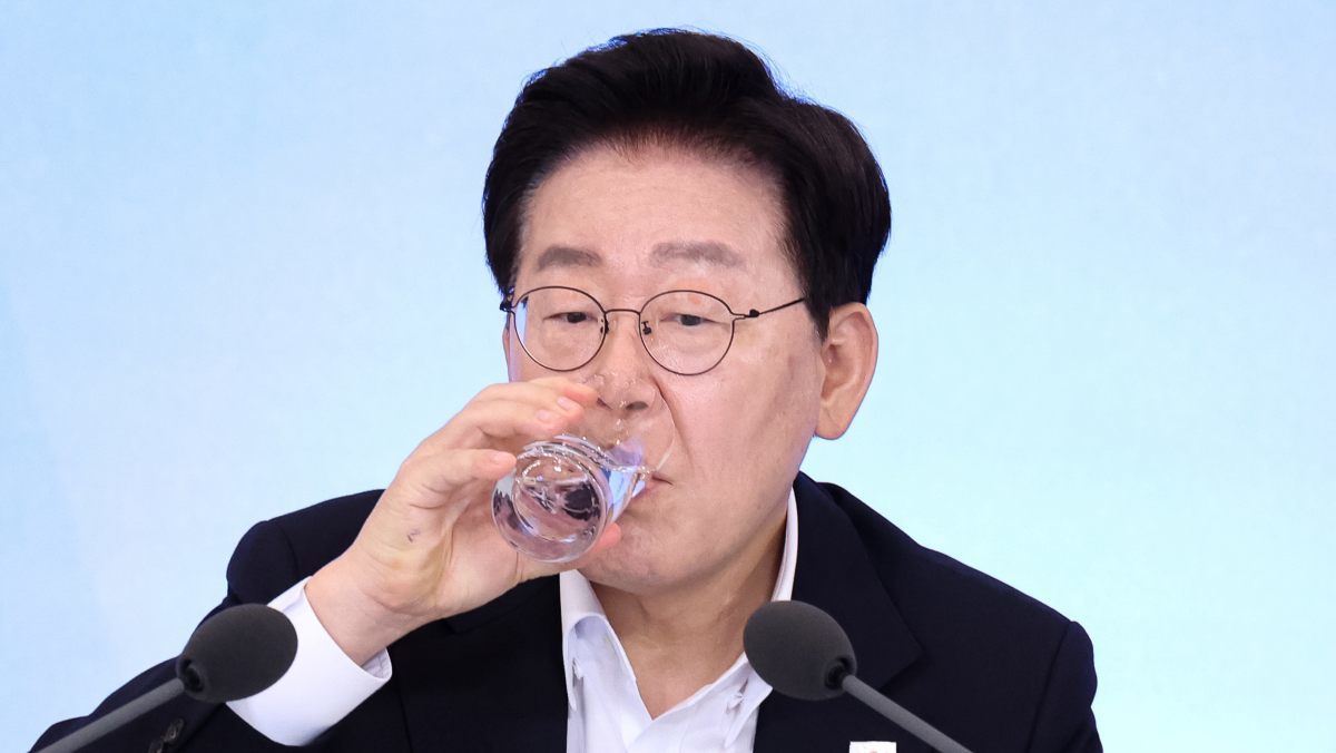 어쩌나…오늘(28일) 전해진 이 대통령 지지율, 상황 심각하다