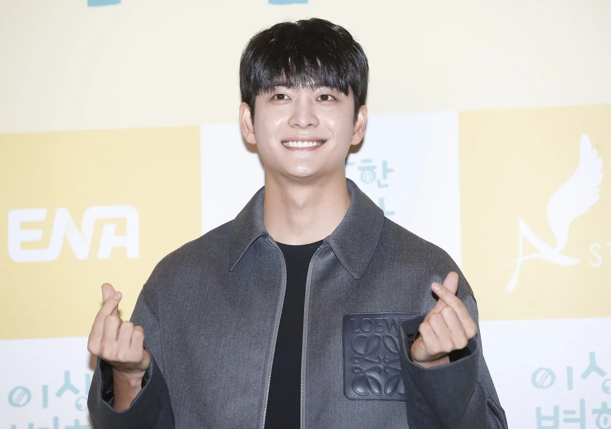 최종회 17.5%…ENA 방송 성적표 / “이상한 변호사 우영우”의 종영을 앞둔 강태오 (사진=뉴스1)