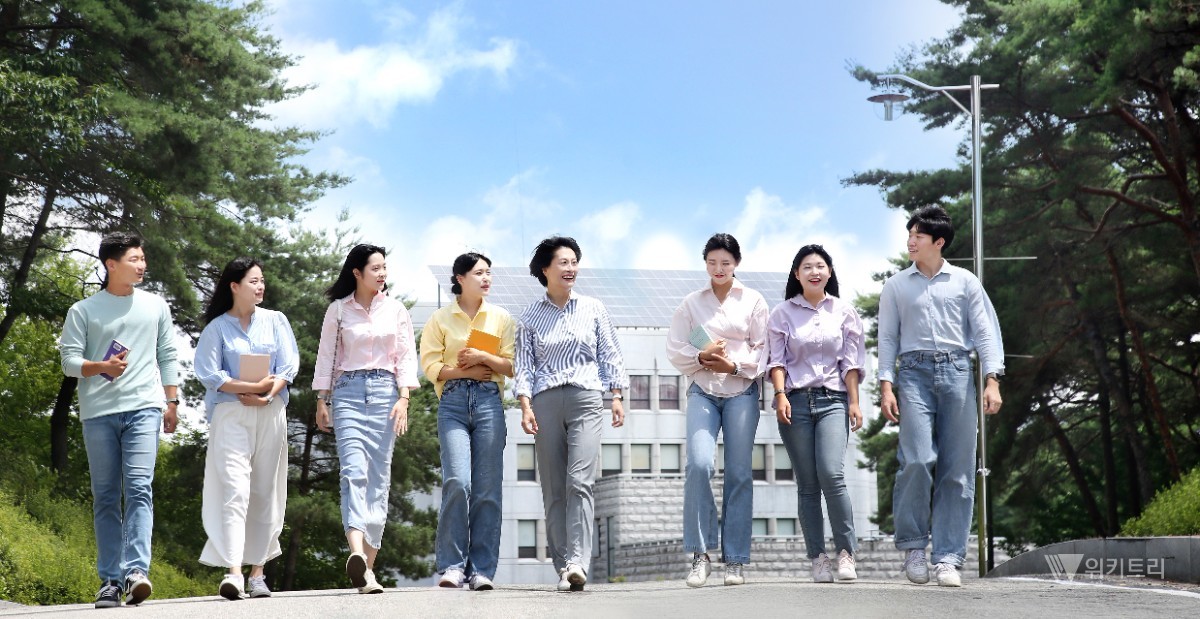 동신대는 학생들이 입학한 단일 학과의 좁은 틀에 갇히지 않고, 학문 간의 높은 장벽을 과감히 허물어 다양한 분야를 넘나드는 '융합형 인재'로 성장할 수 있도록 '학과별 특화교육과정'을 전면 도입했다. / 동신대