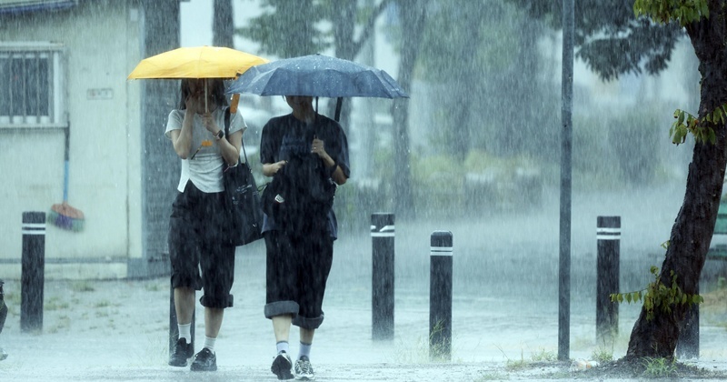 [속보] 전남광주·울산·전북·경북 호우특보…중대본 1단계 가동