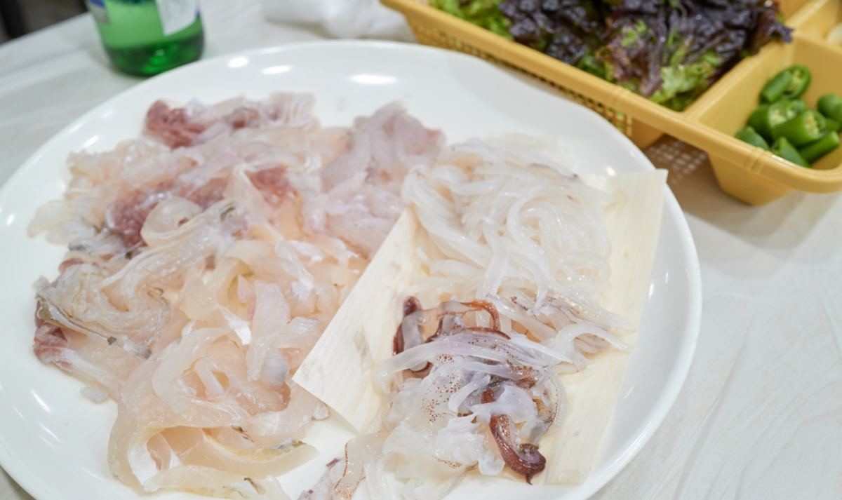한치회 자료사진. / foodnjoy-shutterstock.com