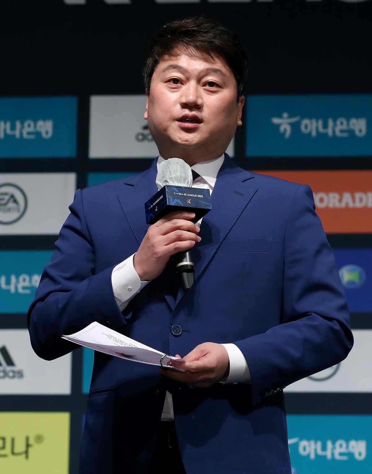 2022년 서울 용산구 임정로 백범김구기념관에서 열린 ‘하나원큐 K리그 2022 개막 미디어데이’에서 박문성 해설위원이 진행을 하고 있다. / 뉴스1