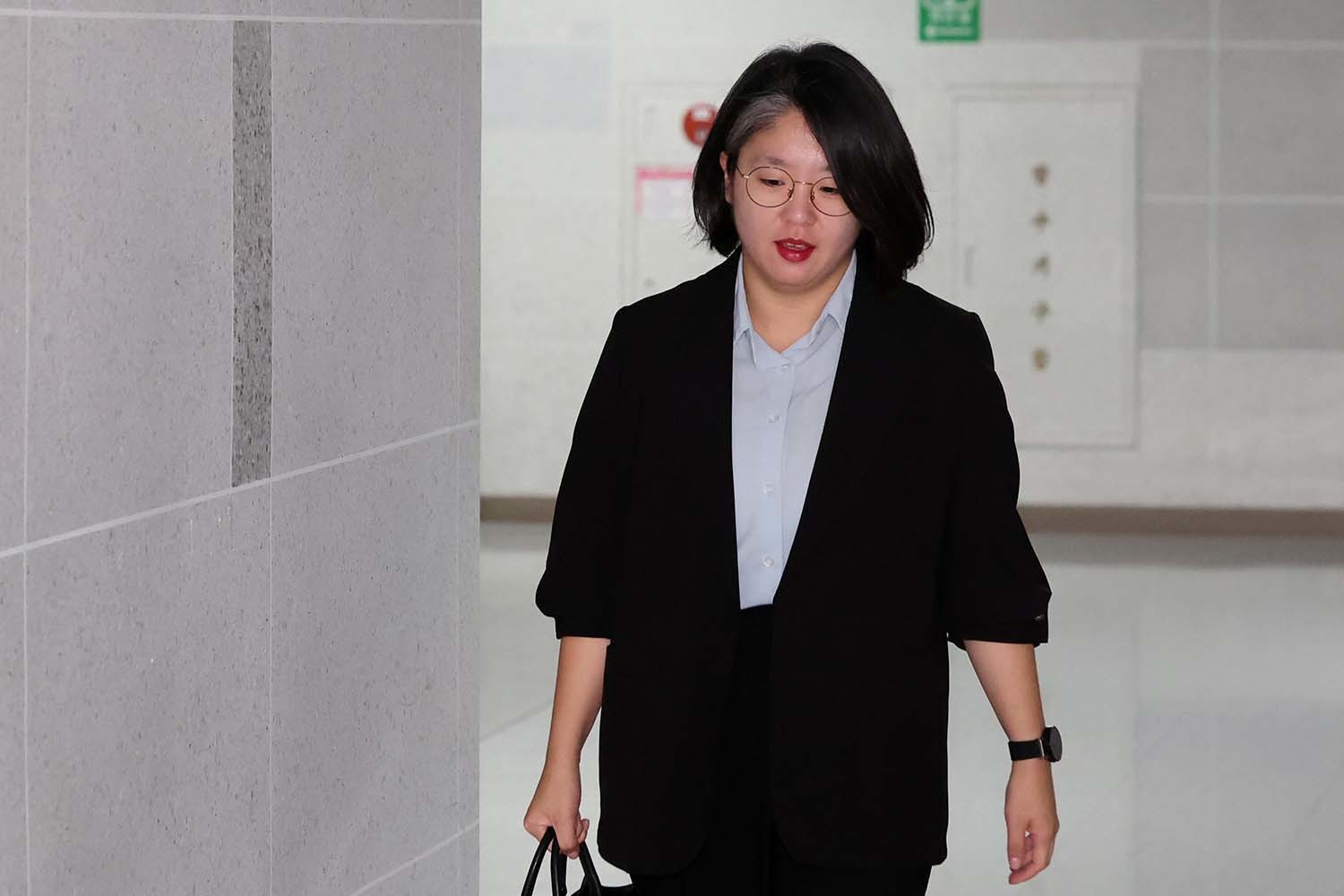 성평등가족부 장관 후보자로 지명된 용혜인 기본소득당 의원이 31일 오전 서울 여의도 국회 의원회관으로 출근하고 있다. / 뉴스1
