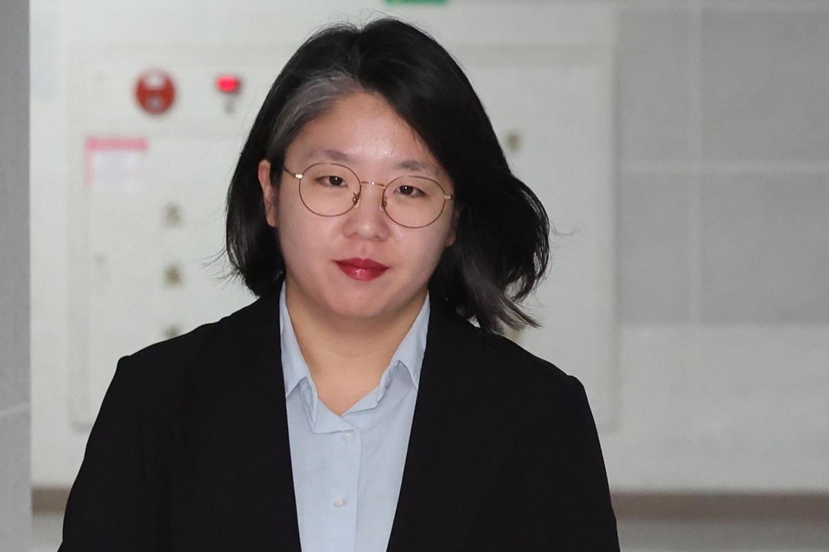 성평등가족부 장관 후보자로 지명된 용혜인 기본소득당 의원이 31일 오전 서울 여의도 국회 의원회관으로 출근하고 있다. / 뉴스1