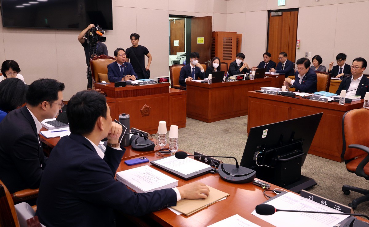 법무부 장관 후보자로 지명된 김승원 법제사법위원회 소위원장이 31일 오전 서울 여의도 국회에서 열린 법사위 법안심사제1소위원회에서 발언을 하고 있다. / 뉴스1