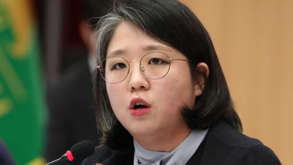 용혜인 의원직 사퇴 거부에 뿔난 국힘…“11억 지키려고”·“남편 때문” 저격