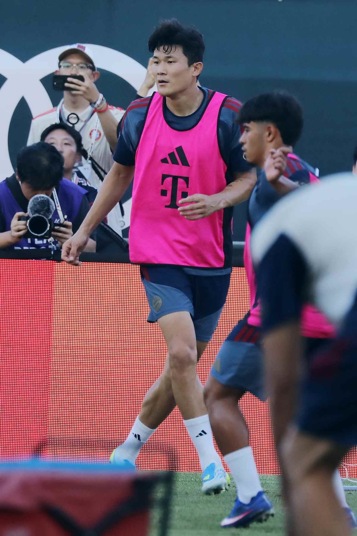 국가대표이자 FC 바이에른 뮌헨 소속 수비수 김민재가 친선전 '아우디 풋볼 서밋 2026 제주SK FC vs FC 바이에른 뮌헨'을 하루 앞둔 지난달 제주 서귀포시 법환동 제주월드컵경기장에서 훈련하고 있다. / 뉴스1