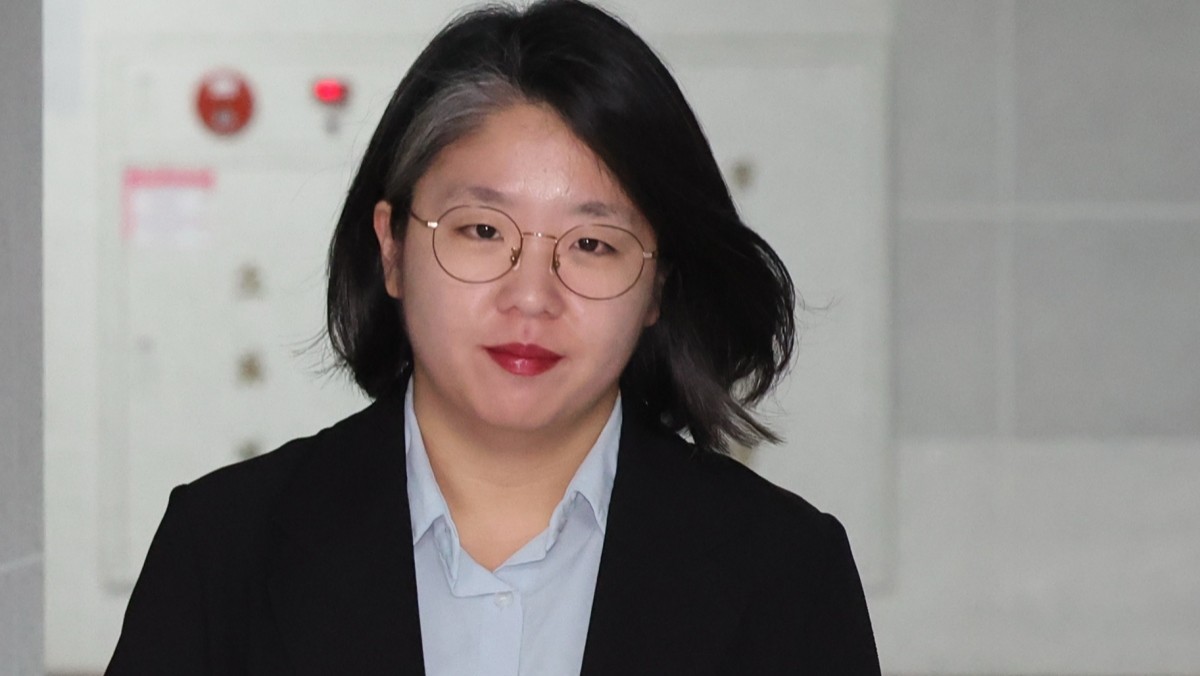 성평등가족부 장관 후보자로 지명된 용혜인 기본소득당 의원이 8월 31일 오전 서울 여의도 국회 의원회관으로 출근하고 있다. / 뉴스1