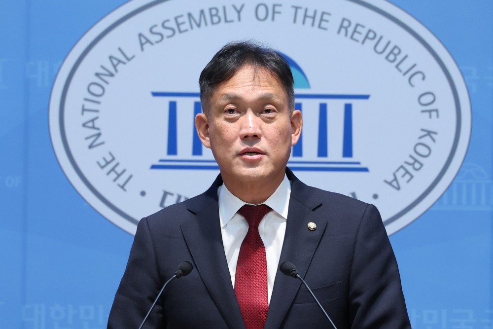 김태규 국민의힘 원내수석대변인이 6월 28일 서울 여의도 국회 소통관에서 정부의 호남권 대규모 반도체 투자 구상에 대한 기자회견을 하고 있다. / 뉴스1