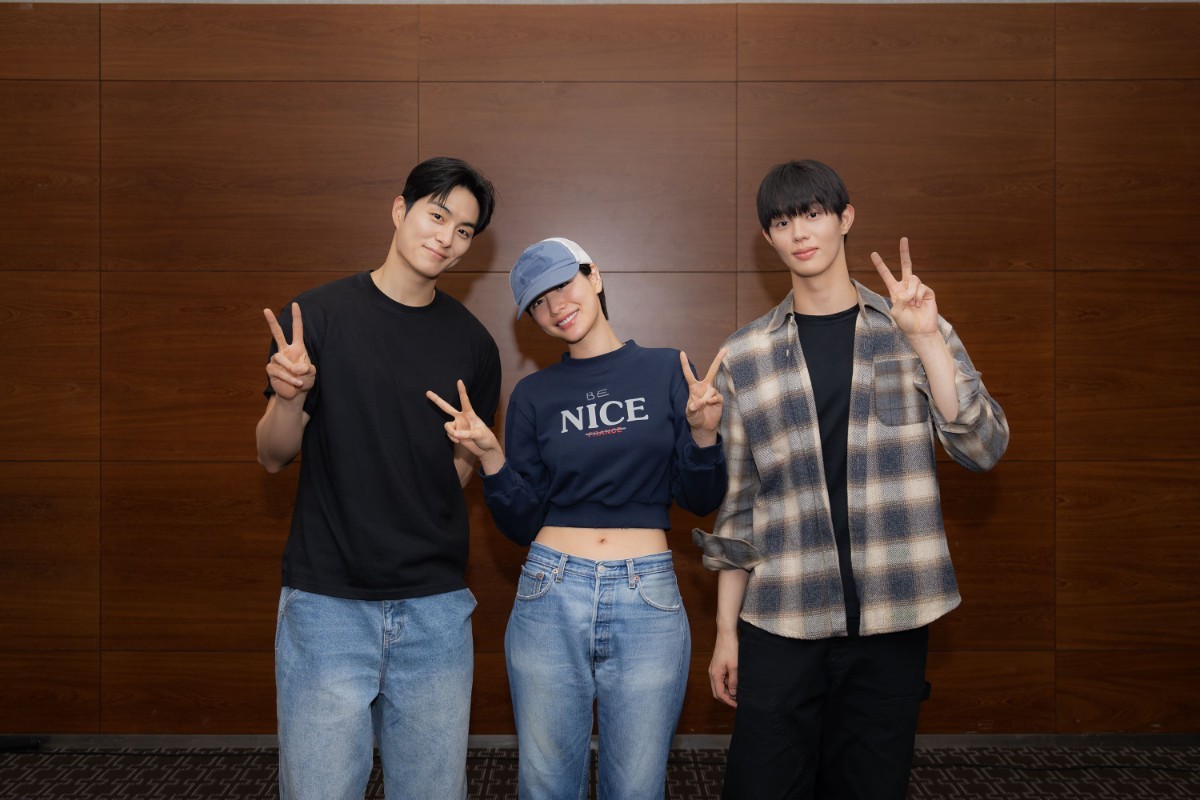 넷플릭스가 새 오리지널 시리즈 “마데레사”의 제작을 확정하고 배우 나나, 김단, 정건주를 캐스팅했다 / 넷플릭스